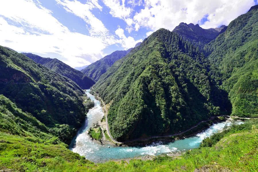 《偷偷藏不住》赵露思陈哲远上演摸头杀，他们的cp感怎么样？游戏画面